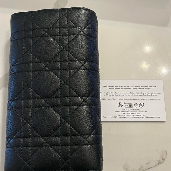 Dior Black Quilted Wallet - Picture 3 of 9